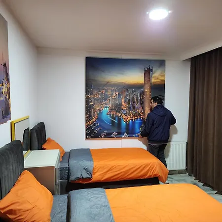 Taksim Square Residence, Two Bedrooms, Pool Sauna Gym איסטמבול